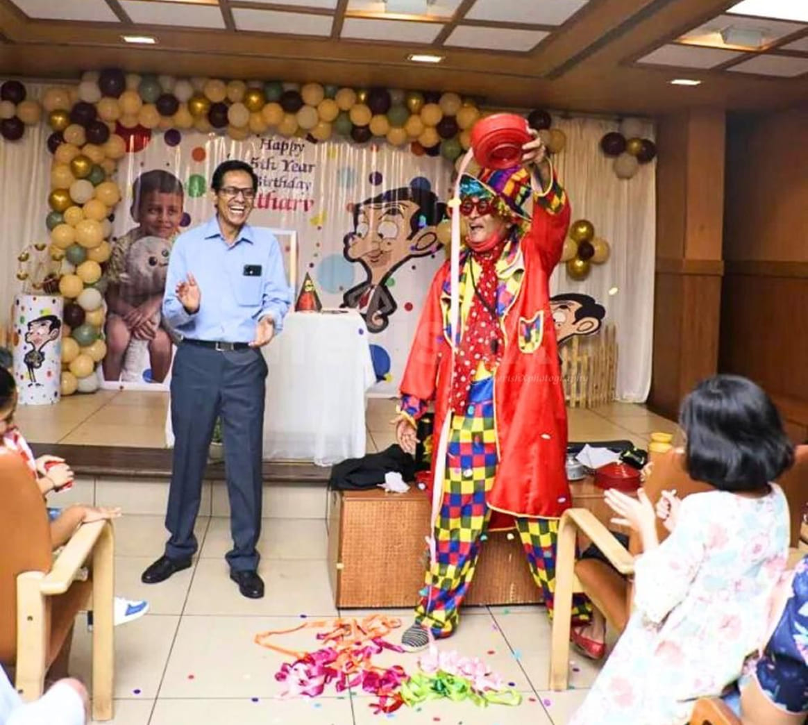 Entertainment (DJ, magician, clown, etc.)